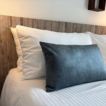 Serravalle delle Langhe La Luce Delle Colline Bed & Breakfast エクステリア 写真
