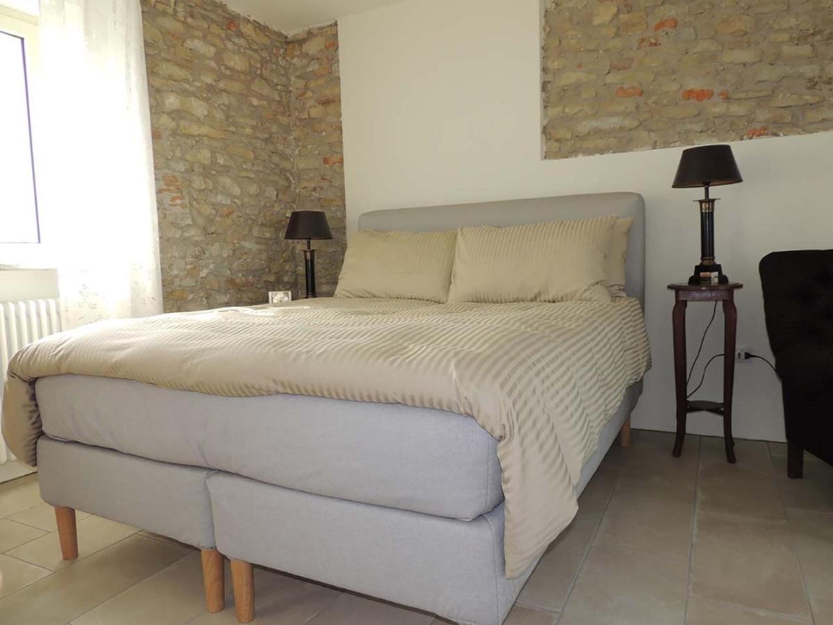 Serravalle delle Langhe La Luce Delle Colline Bed & Breakfast エクステリア 写真