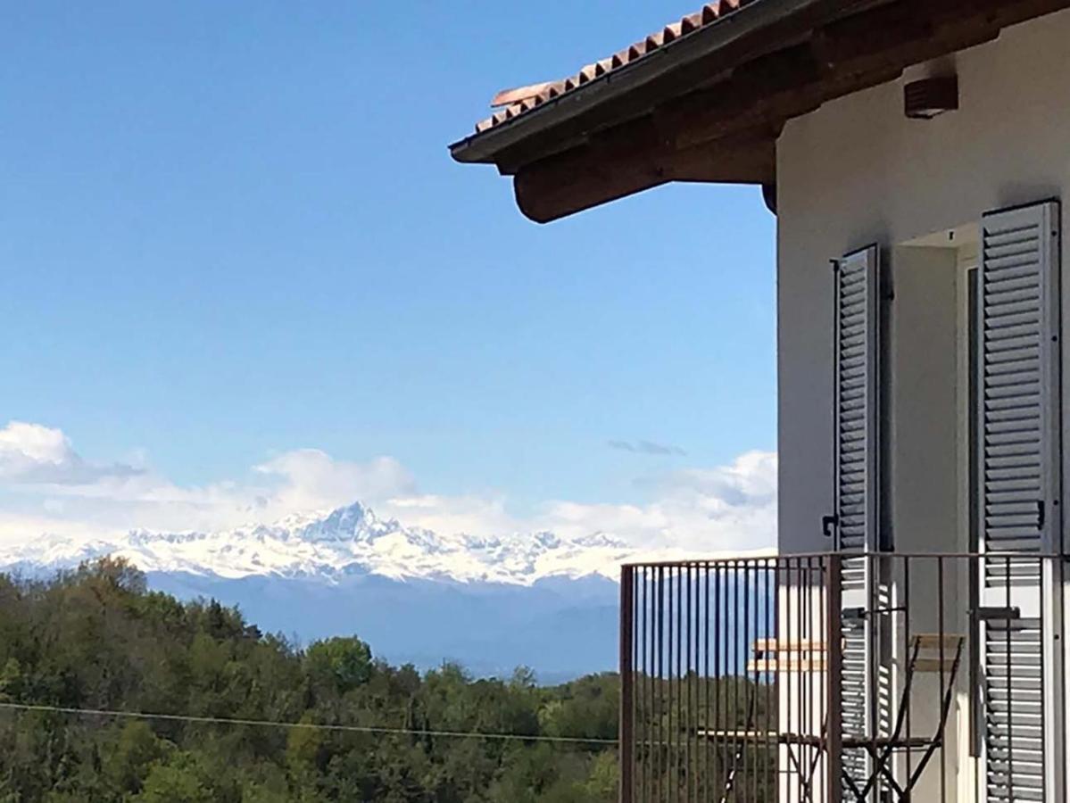 Serravalle delle Langhe La Luce Delle Colline Bed & Breakfast エクステリア 写真