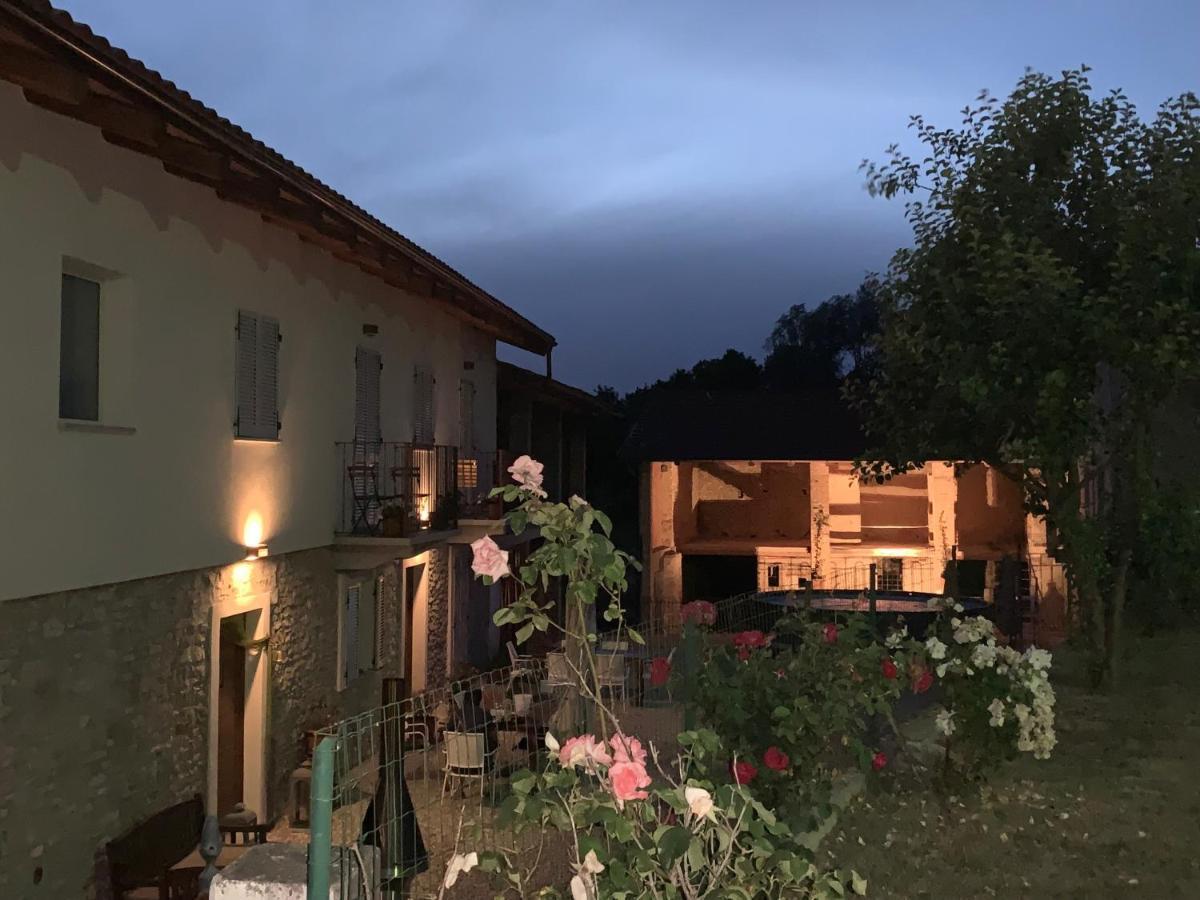 Serravalle delle Langhe La Luce Delle Colline Bed & Breakfast エクステリア 写真