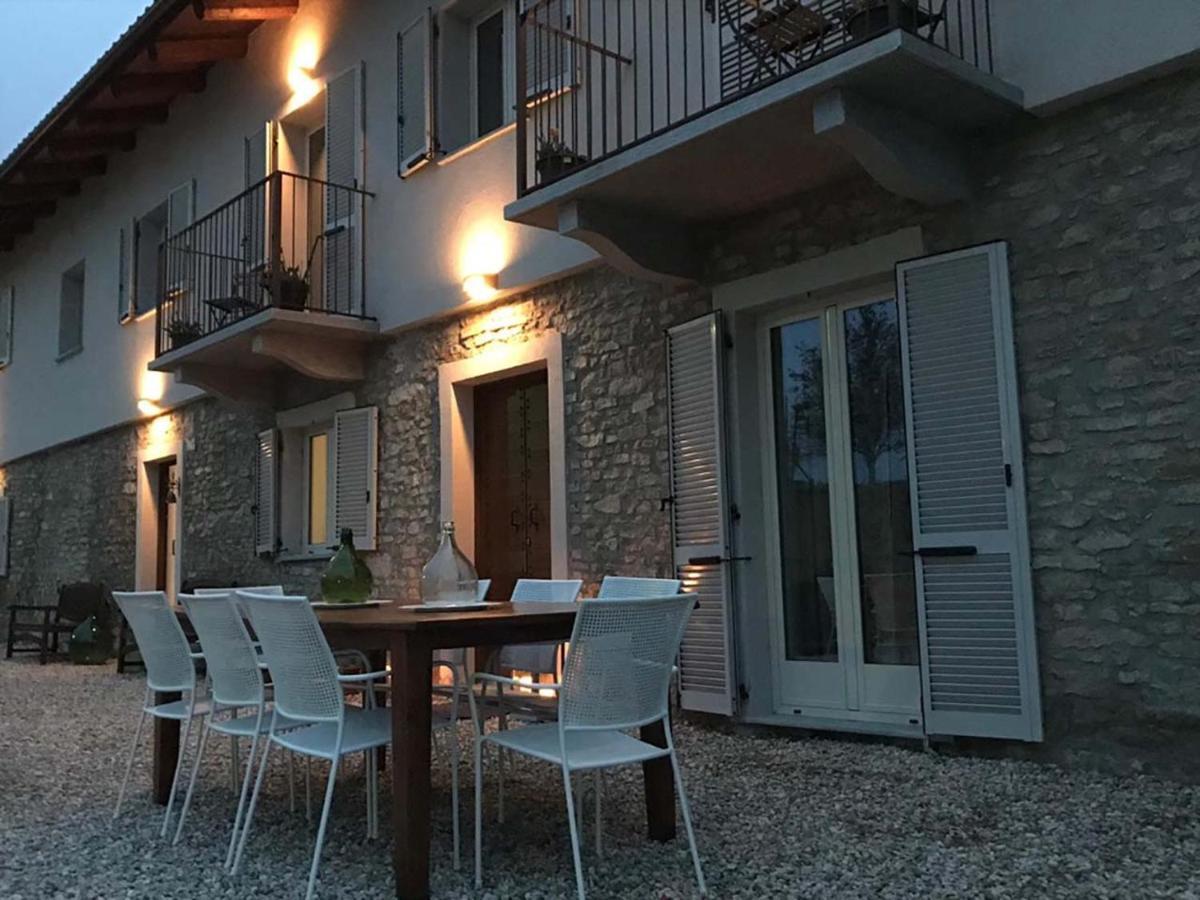 Serravalle delle Langhe La Luce Delle Colline Bed & Breakfast エクステリア 写真