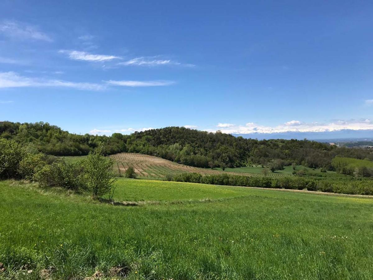 Serravalle delle Langhe La Luce Delle Colline Bed & Breakfast エクステリア 写真