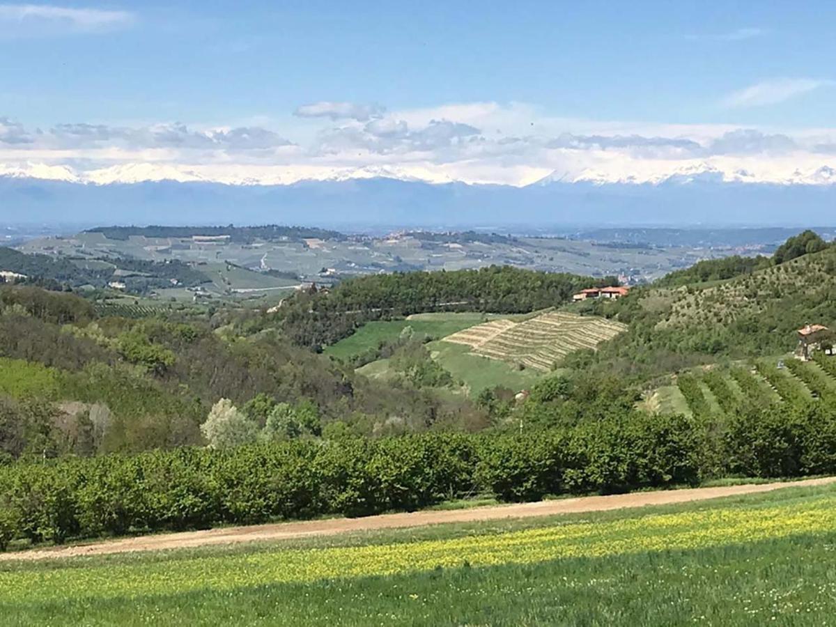 Serravalle delle Langhe La Luce Delle Colline Bed & Breakfast エクステリア 写真