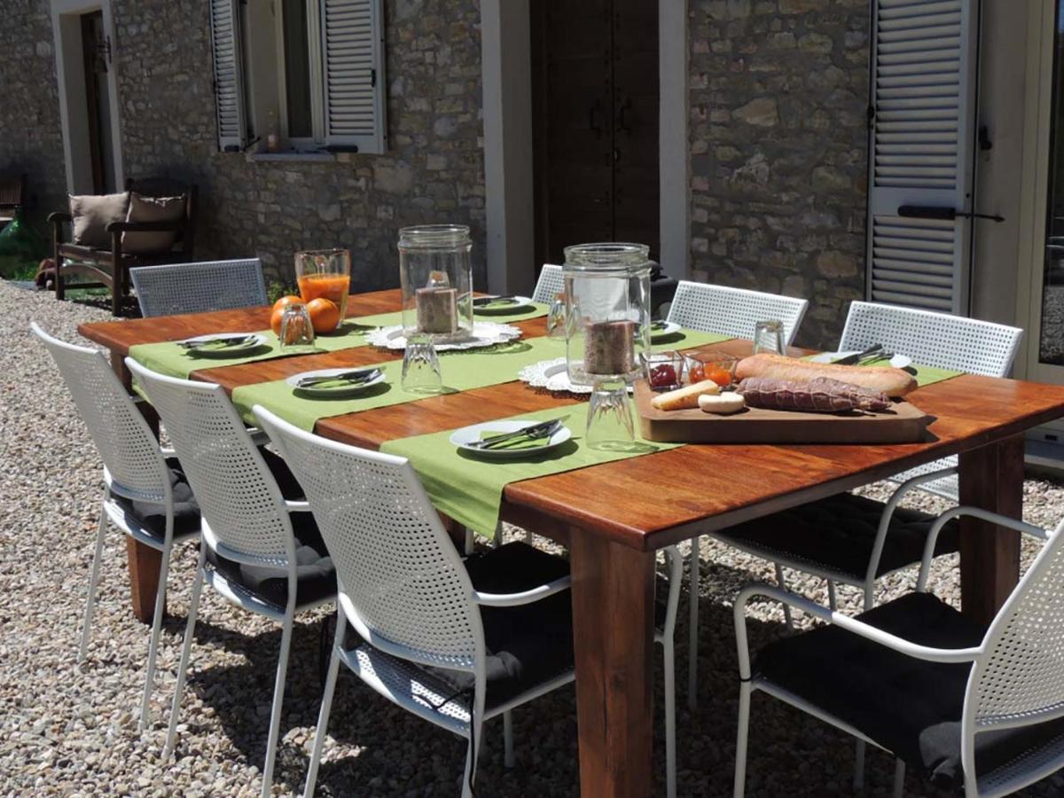 Serravalle delle Langhe La Luce Delle Colline Bed & Breakfast エクステリア 写真