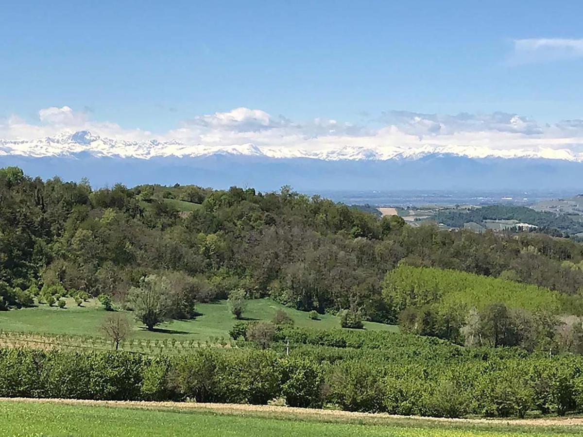 Serravalle delle Langhe La Luce Delle Colline Bed & Breakfast エクステリア 写真