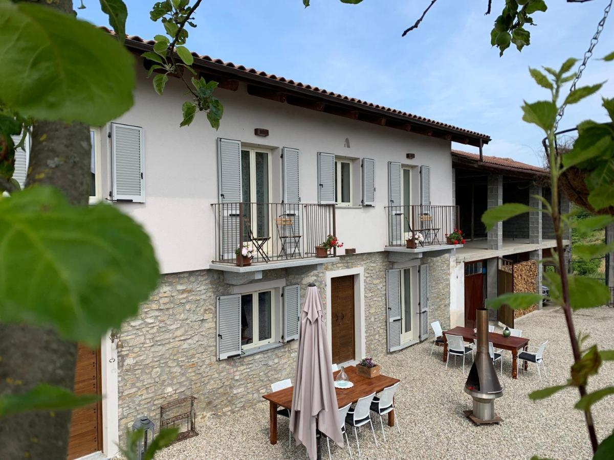 Serravalle delle Langhe La Luce Delle Colline Bed & Breakfast エクステリア 写真