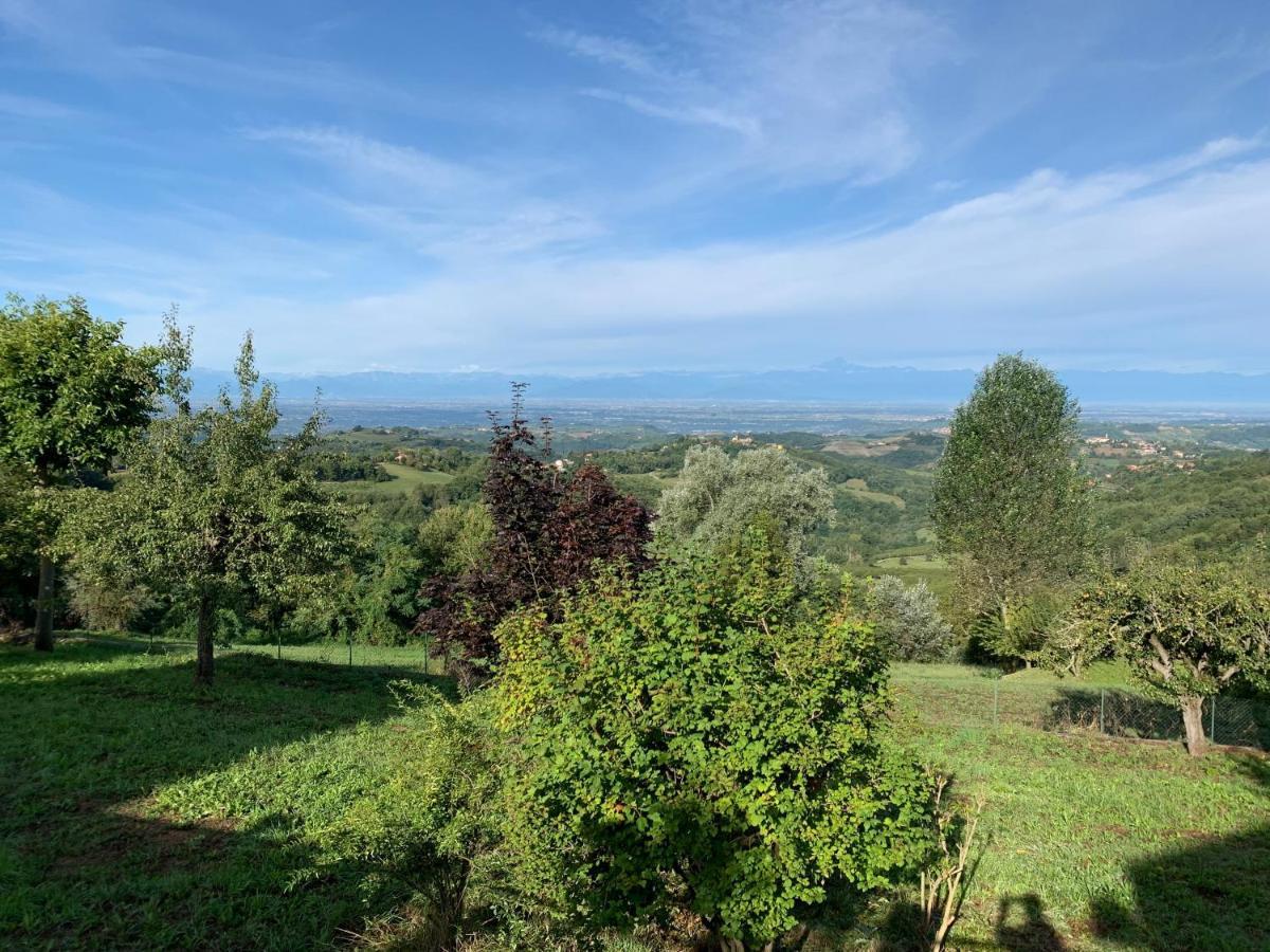 Serravalle delle Langhe La Luce Delle Colline Bed & Breakfast エクステリア 写真