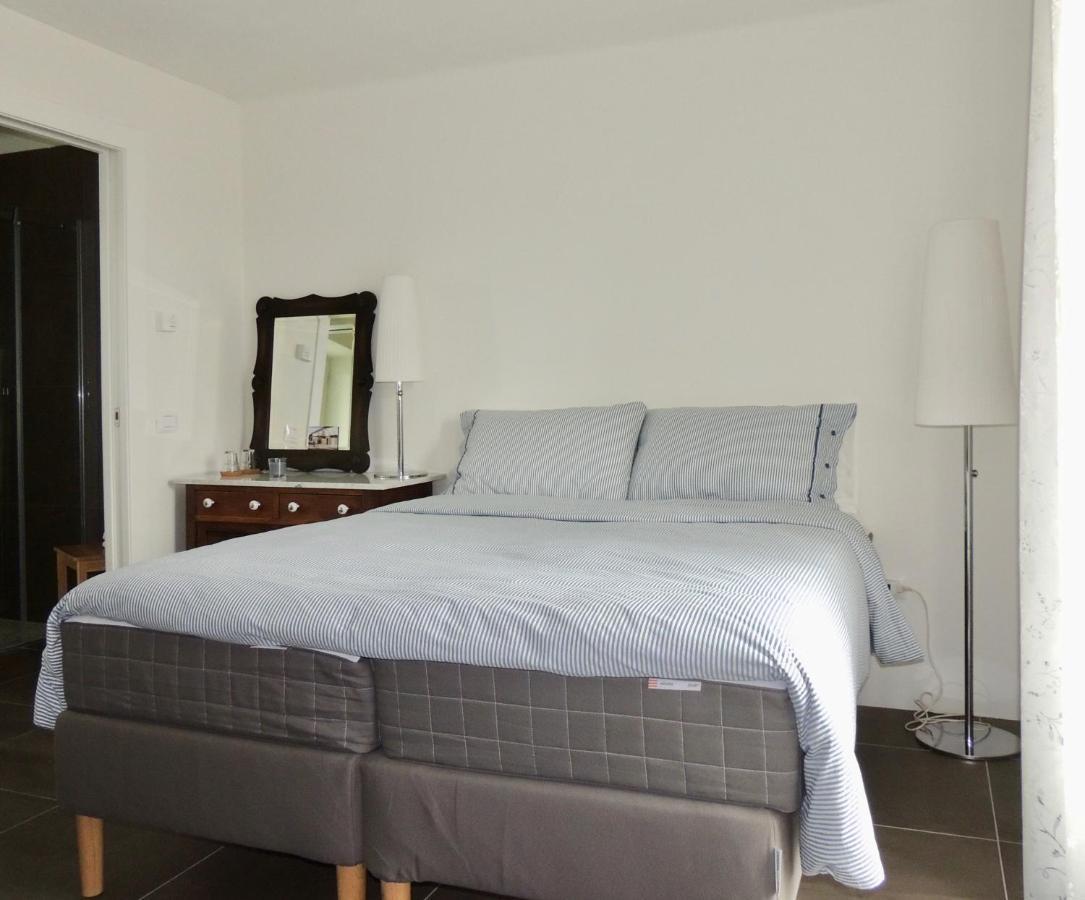 Serravalle delle Langhe La Luce Delle Colline Bed & Breakfast エクステリア 写真