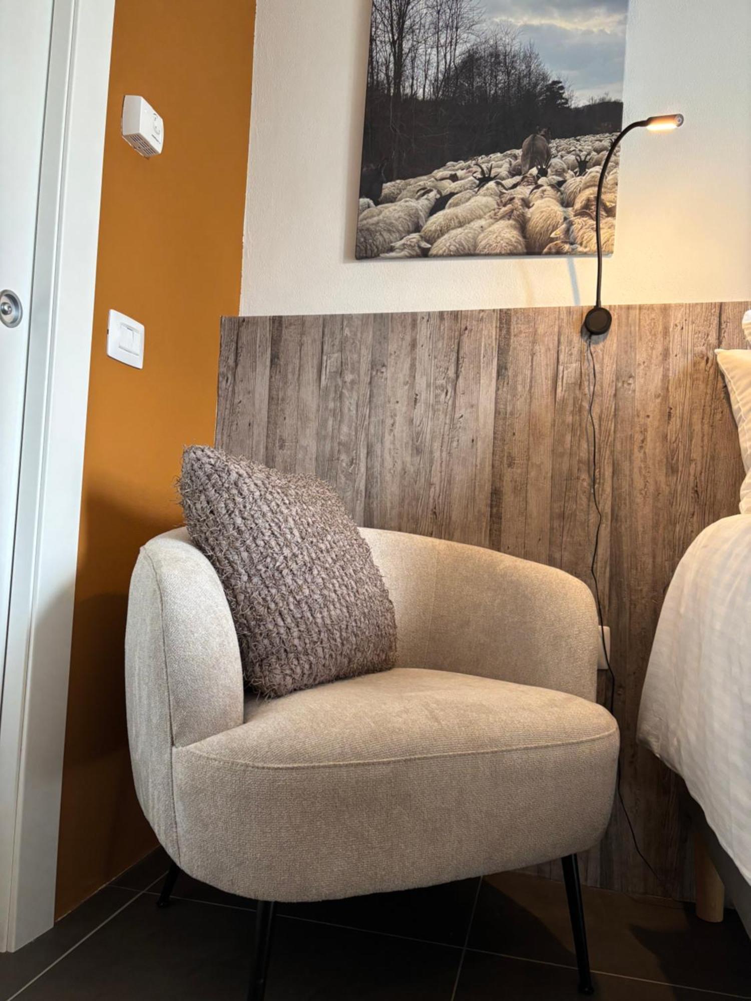 Serravalle delle Langhe La Luce Delle Colline Bed & Breakfast エクステリア 写真