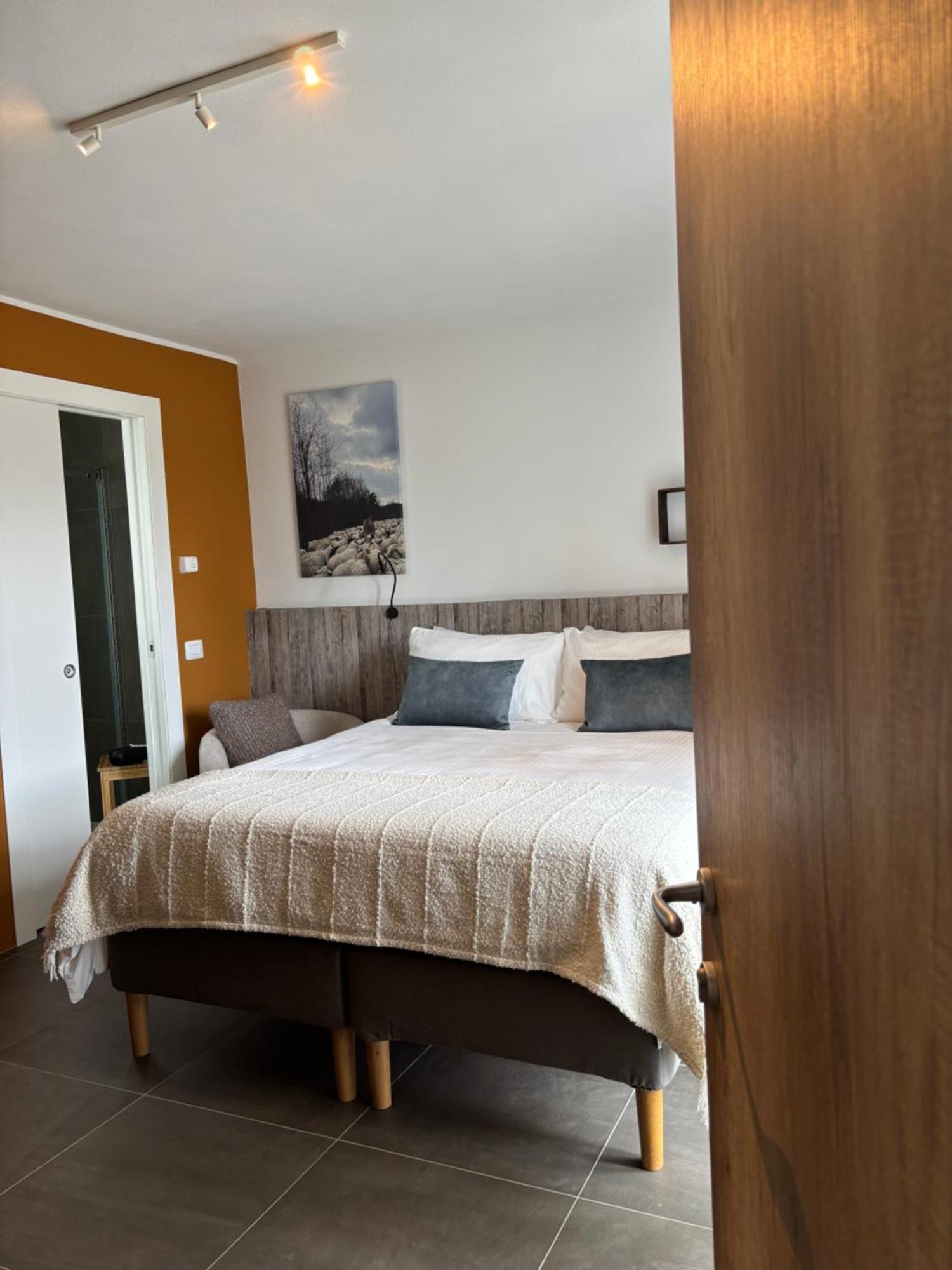 Serravalle delle Langhe La Luce Delle Colline Bed & Breakfast エクステリア 写真
