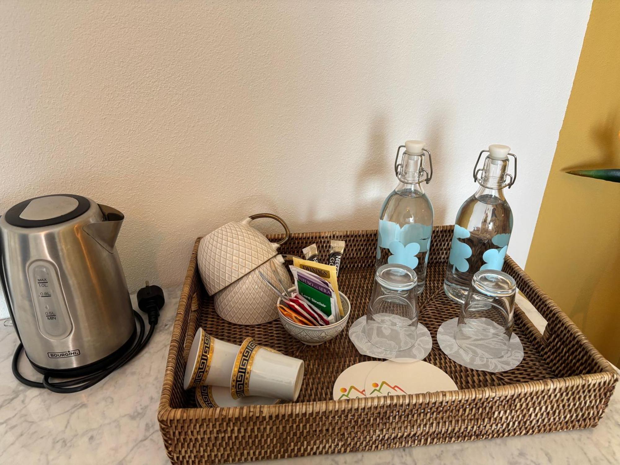 Serravalle delle Langhe La Luce Delle Colline Bed & Breakfast エクステリア 写真