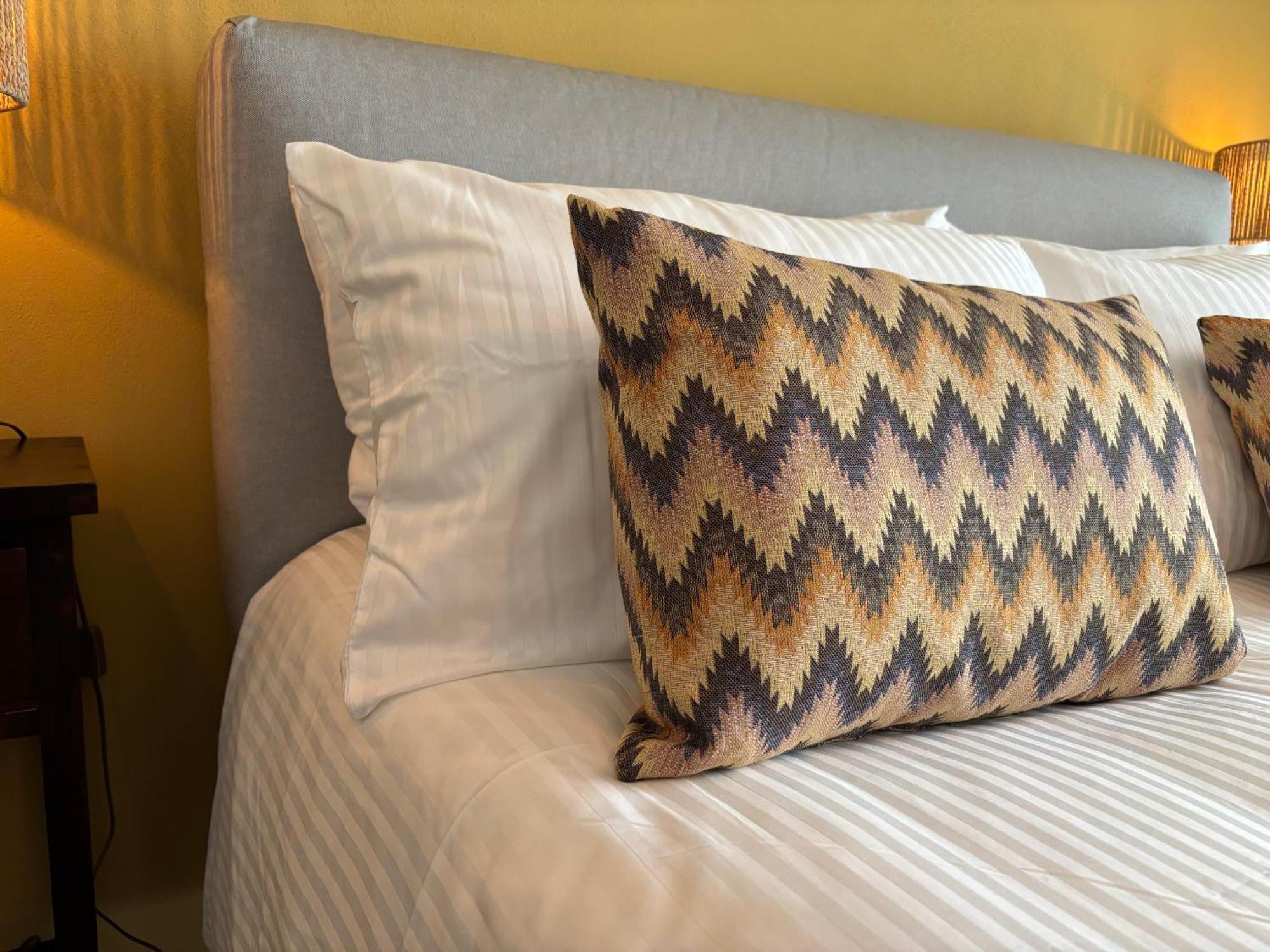 Serravalle delle Langhe La Luce Delle Colline Bed & Breakfast エクステリア 写真