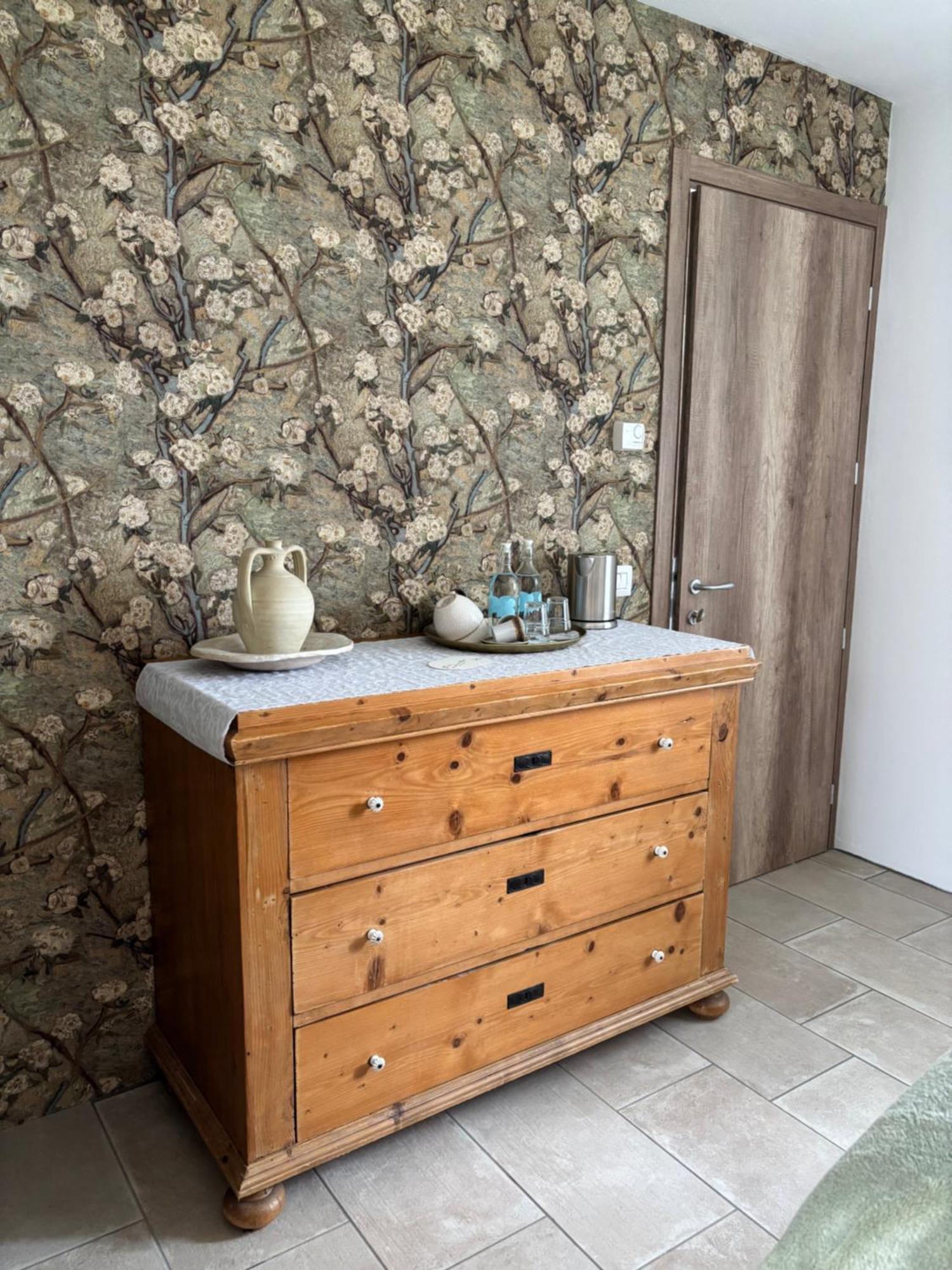 Serravalle delle Langhe La Luce Delle Colline Bed & Breakfast エクステリア 写真
